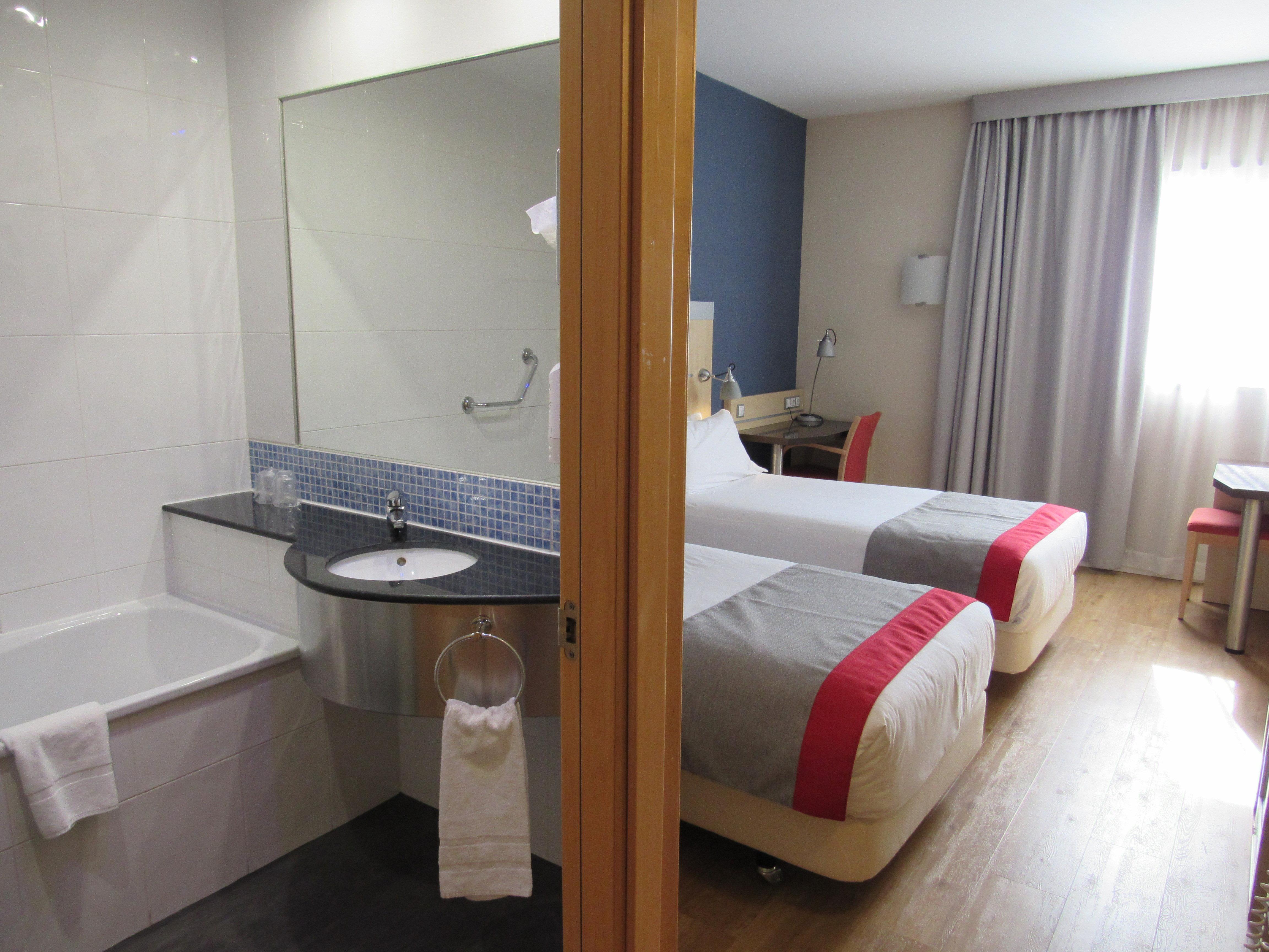 Hotel Holiday Inn Express Madrid-Rivas By Ihg Exteriör bild