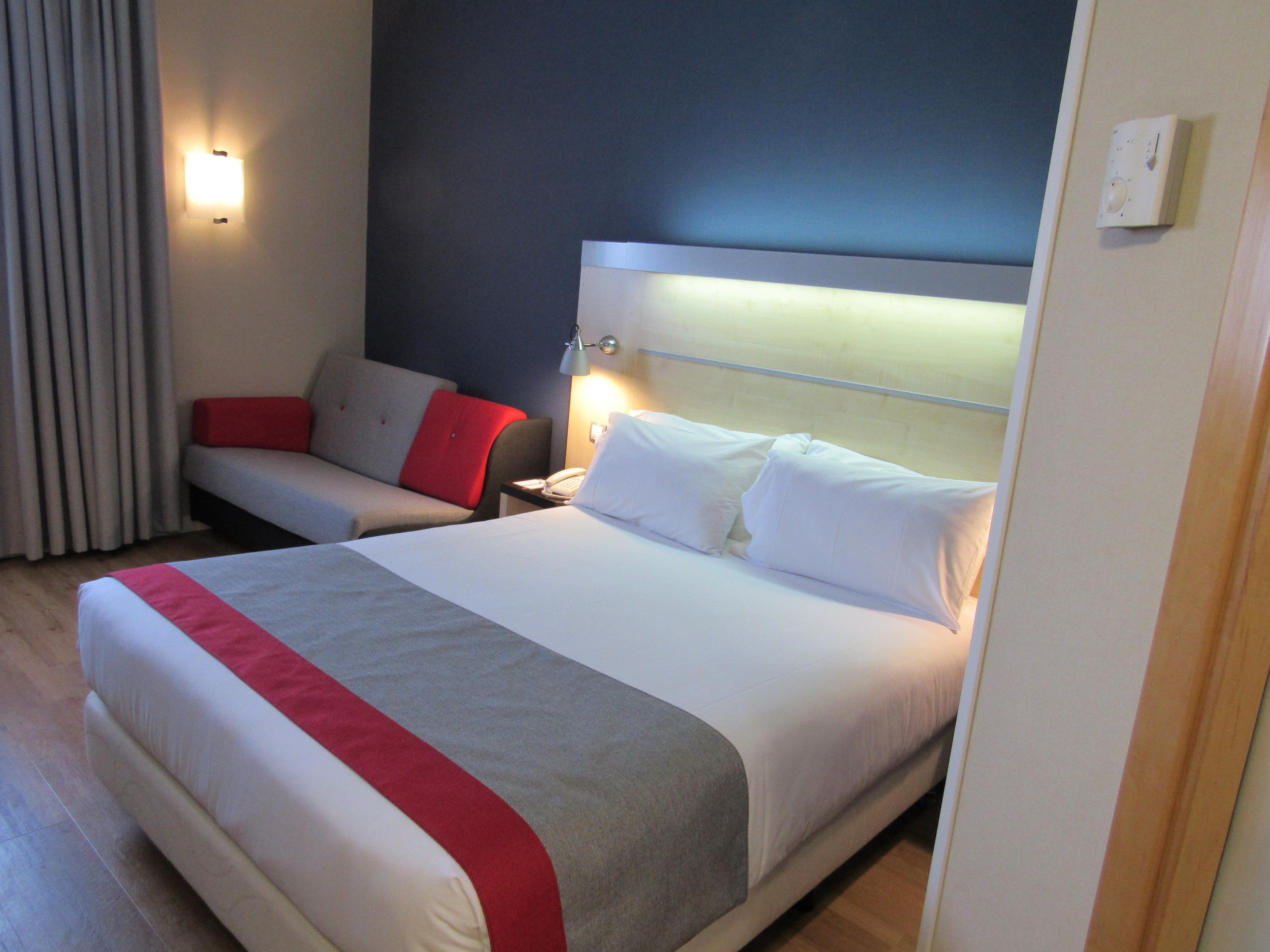 Hotel Holiday Inn Express Madrid-Rivas By Ihg Exteriör bild