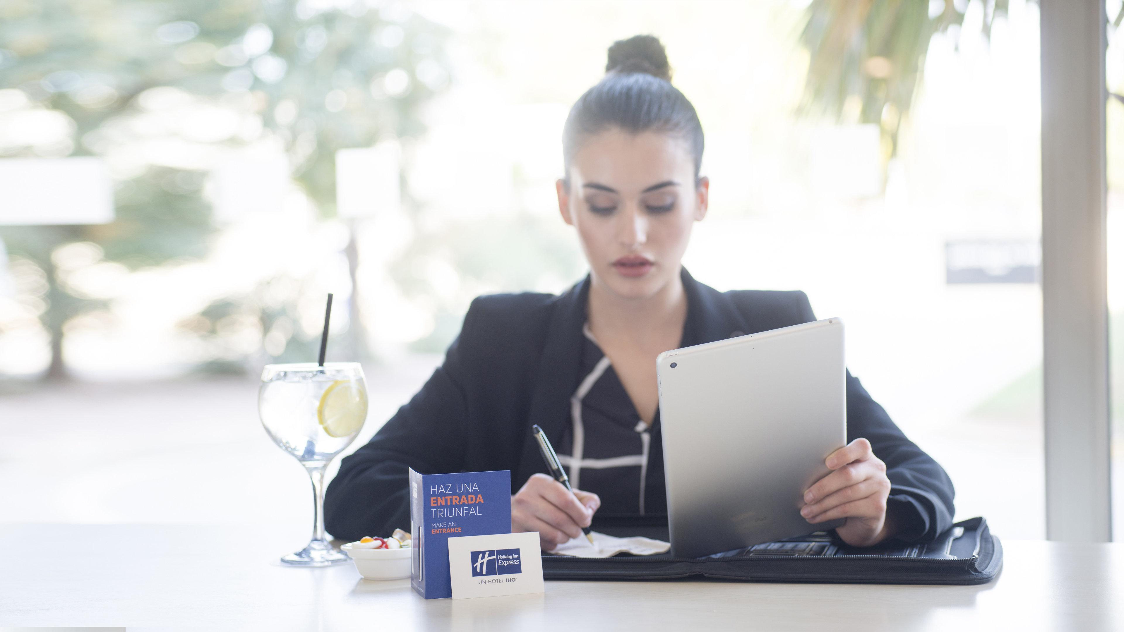 Hotel Holiday Inn Express Madrid-Rivas By Ihg Exteriör bild
