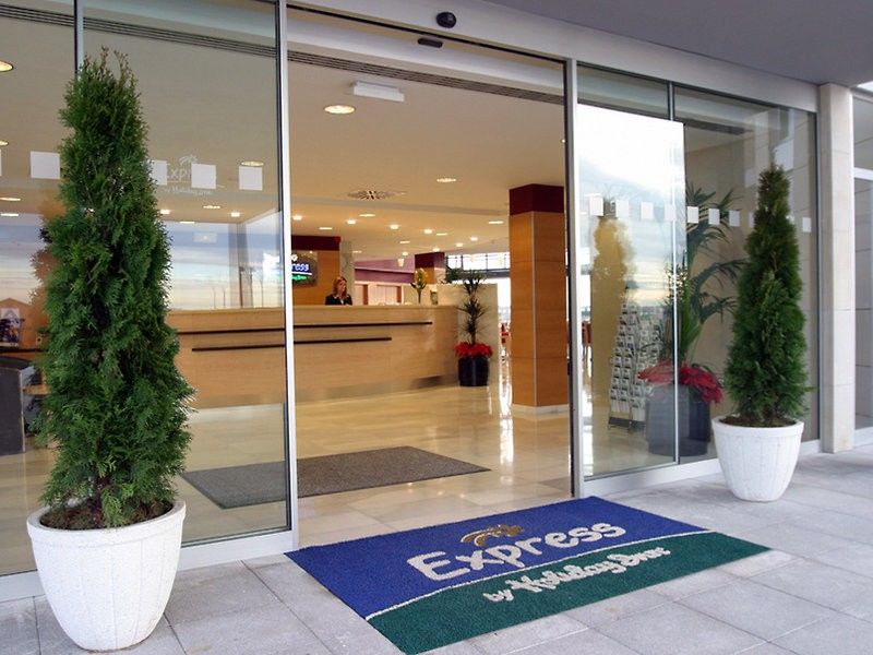 Hotel Holiday Inn Express Madrid-Rivas By Ihg Exteriör bild