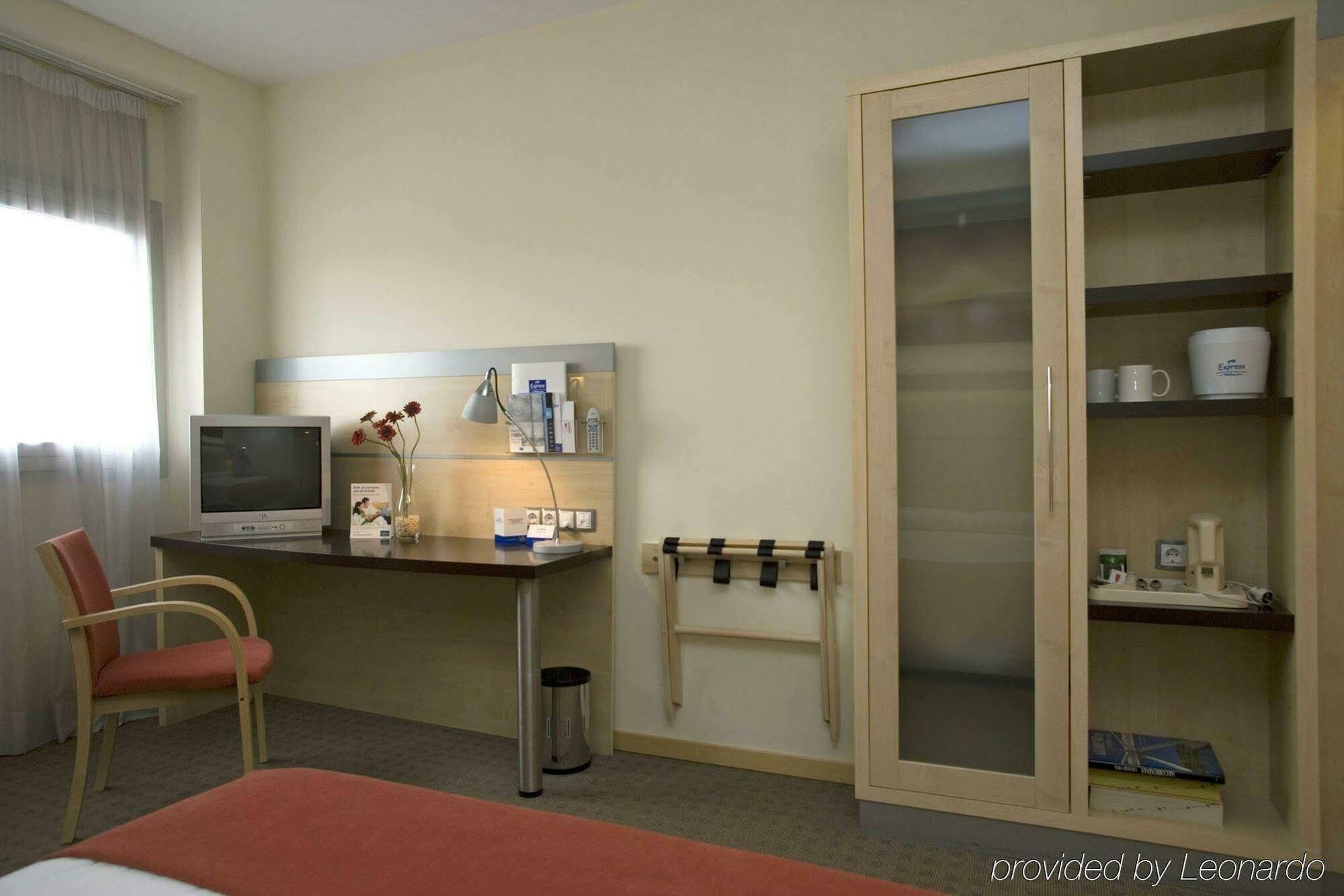 Hotel Holiday Inn Express Madrid-Rivas By Ihg Rum bild