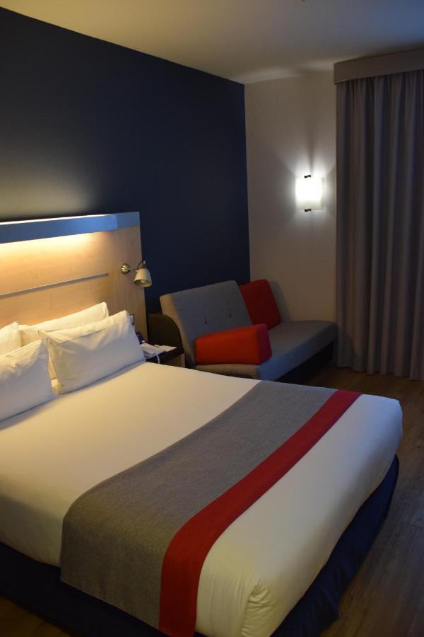 Hotel Holiday Inn Express Madrid-Rivas By Ihg Exteriör bild