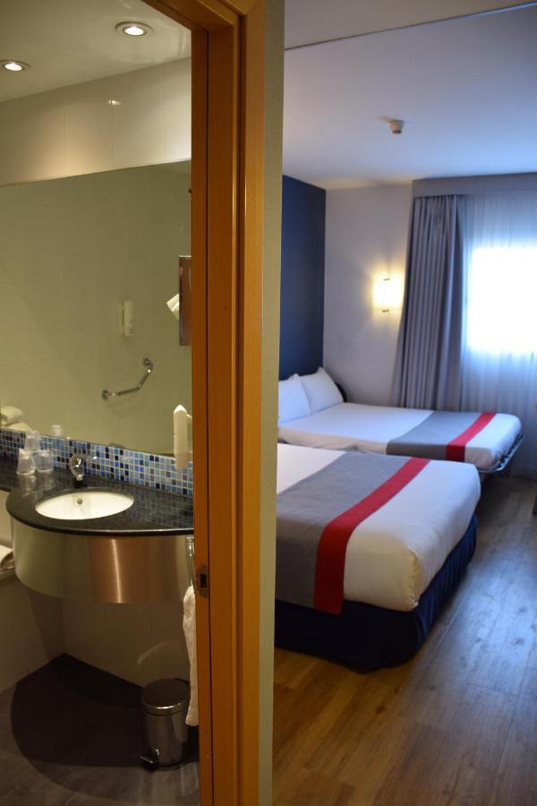 Hotel Holiday Inn Express Madrid-Rivas By Ihg Exteriör bild