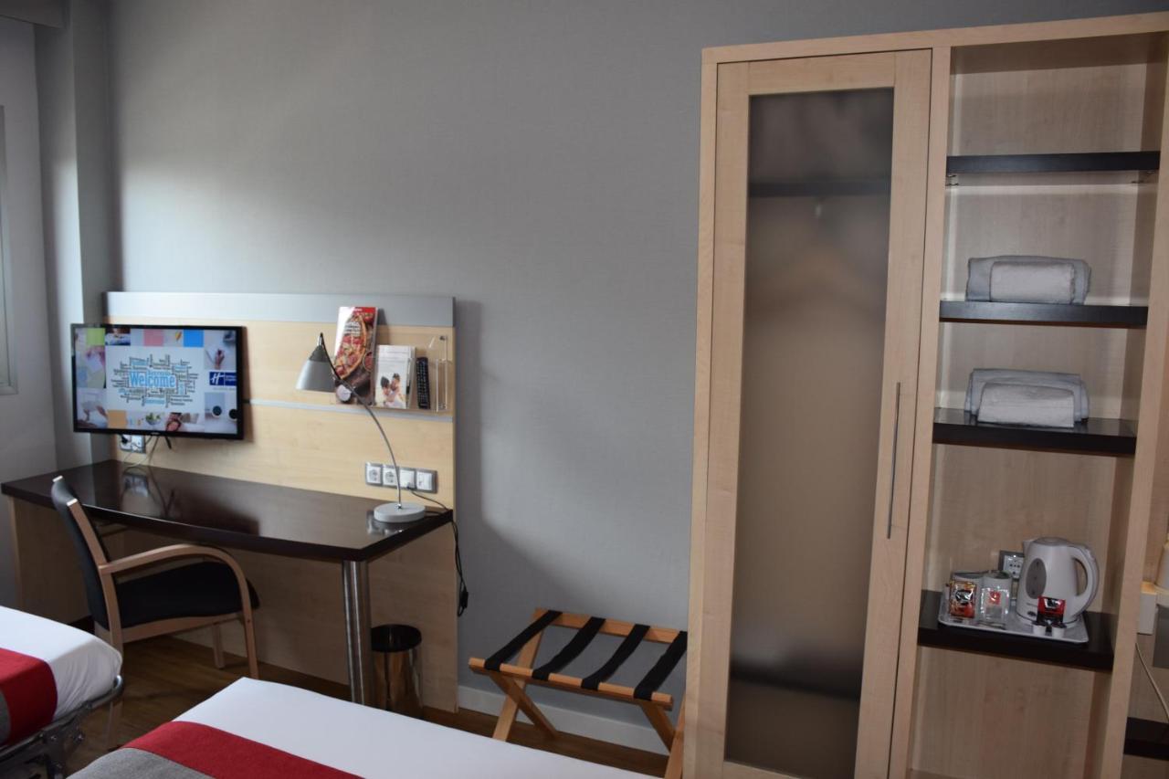 Hotel Holiday Inn Express Madrid-Rivas By Ihg Exteriör bild