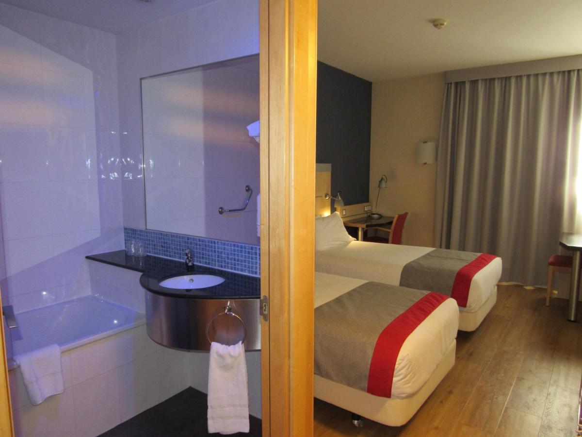 Hotel Holiday Inn Express Madrid-Rivas By Ihg Exteriör bild