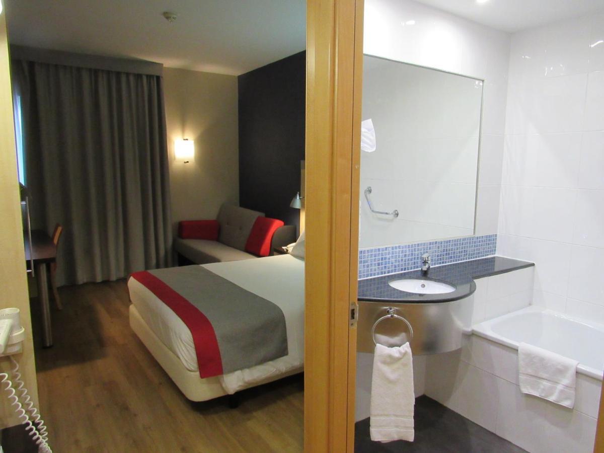 Hotel Holiday Inn Express Madrid-Rivas By Ihg Exteriör bild